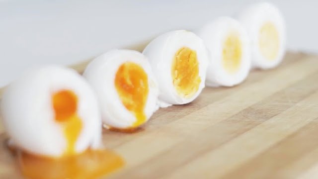 főtt tojások
