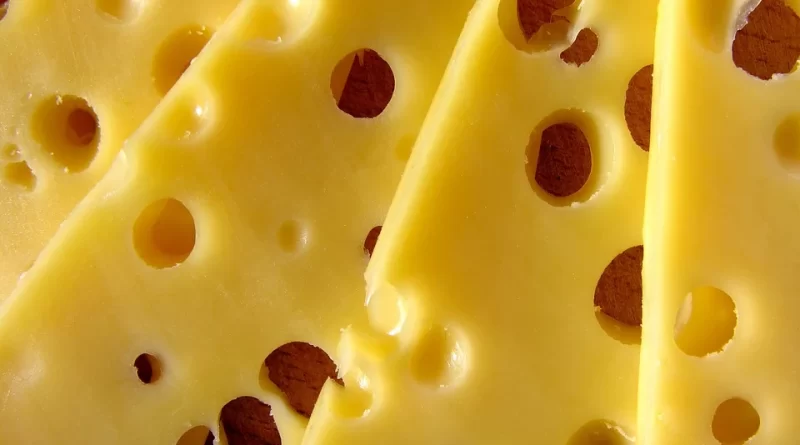 Cukormentes sajttekercshez az Ementáli a legfinomabb.